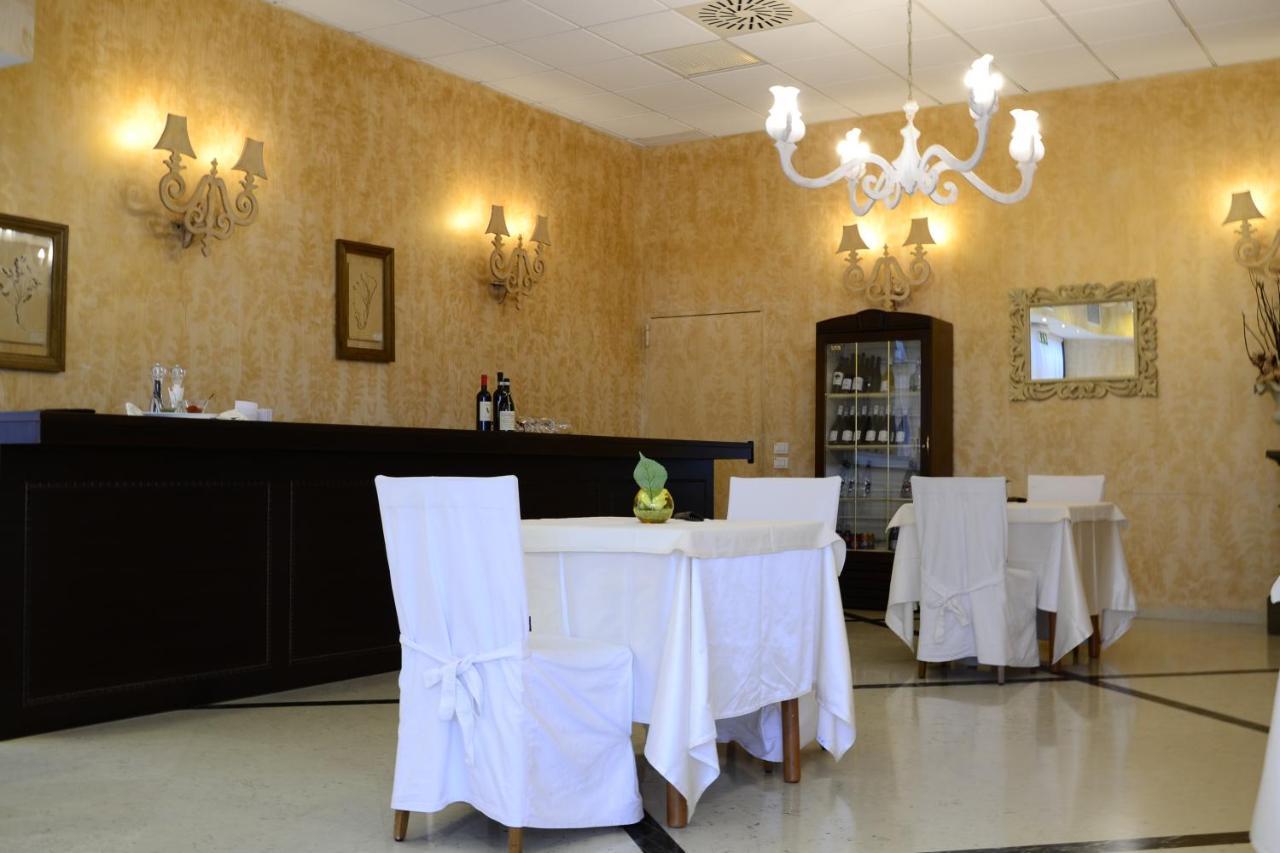 Phi Hotel Emilia Оццано-делл'Эмилия Экстерьер фото